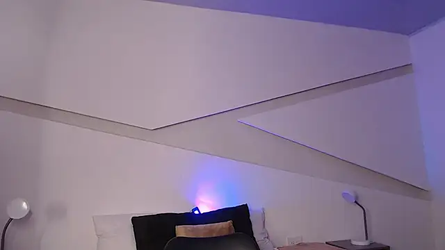 Snapshot of hot_little_bunny chatting on February 27, 11:59 pm hot little bunny online show from February 27, 11:59 pm