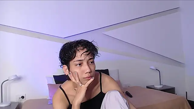 Snapshot of hot_little_bunny chatting on March 21, 9:23 pm hot little bunny online show from March 21, 9:23 pm