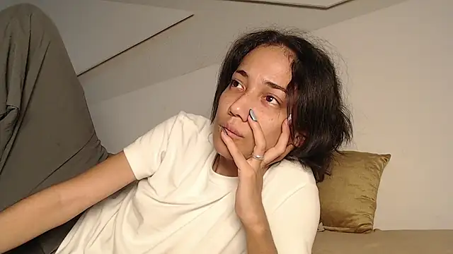 Snapshot of hot_little_bunny chatting on October 1, 9:32 pm hot little bunny online show from October 1, 9:32 pm