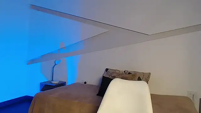 Snapshot of hot_little_bunny chatting on November 17, 8:58 pm hot little bunny online show from November 17, 8:58 pm