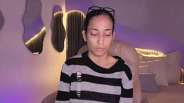 hot little bunny online show from February 9, 8:46 pm