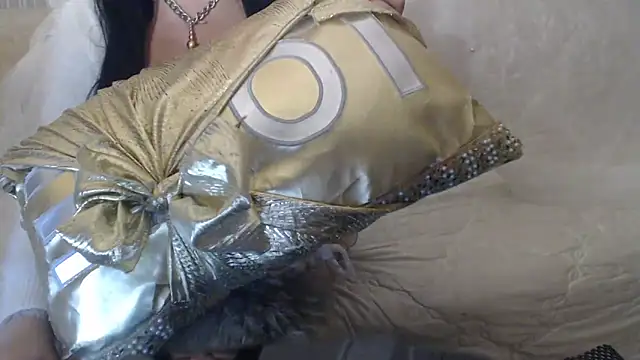 Snapshot of Mia-Montal777 chatting on December 14, 3:01 am Mia-Montal777 online show from December 14, 3:01 am