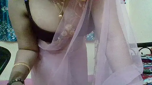 Snapshot of NautyBabe chatting on November 15, 9:32 pm NautyBabe online show from November 15, 9:32 pm