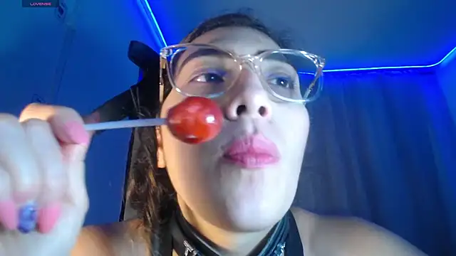 DaMikaela  online show from November 6, 6:53 pm