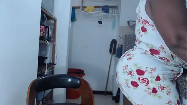 Snapshot of LiraRusso chatting on October 5, 8:40 pm LiraRusso online show from October 5, 8:40 pm