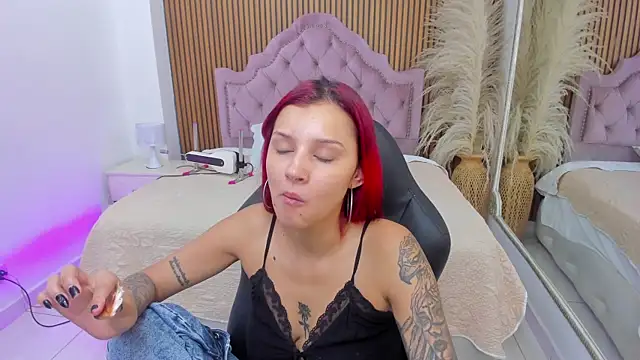 CinthiaCollins online show from May 15, 9:33 pm