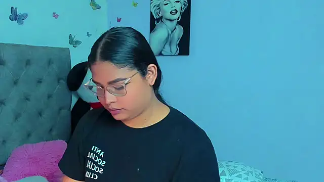 mabellfox online show from February 12, 8:50 pm