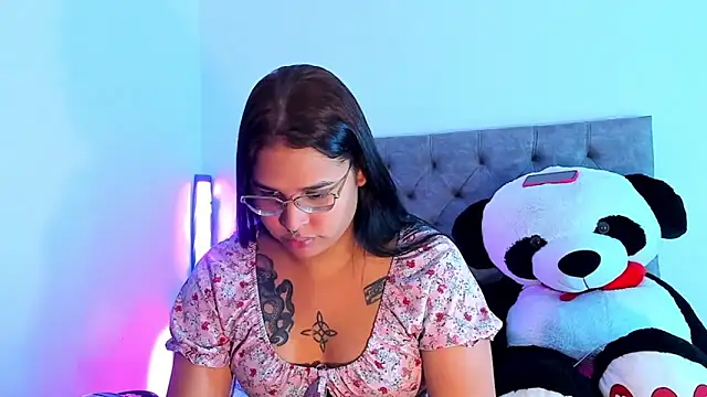 mabellfox online show from December 4, 5:17 am