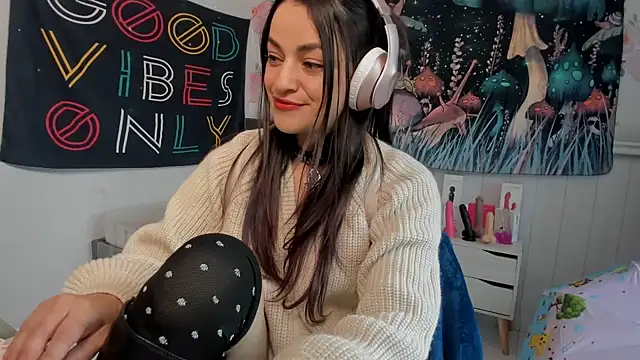 LovelyAzucena online show from November 6, 2:29 pm