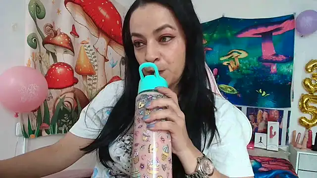 Snapshot of LovelyAzucena chatting on May 14, 1:51 pm LovelyAzucena online show from May 14, 1:51 pm