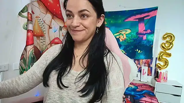 Snapshot of LovelyAzucena chatting on May 26, 2:35 pm LovelyAzucena online show from May 26, 2:35 pm