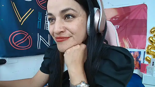 Snapshot of LovelyAzucena chatting on July 28, 7:39 pm LovelyAzucena online show from July 28, 7:39 pm