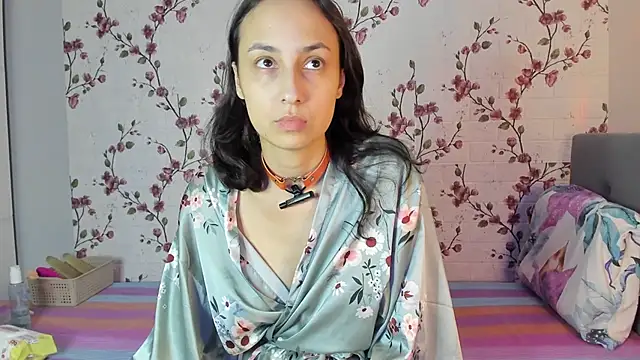 Snapshot of Alisagold90 chatting on November 3, 7:42 am Alisagold90 online show from November 3, 7:42 am