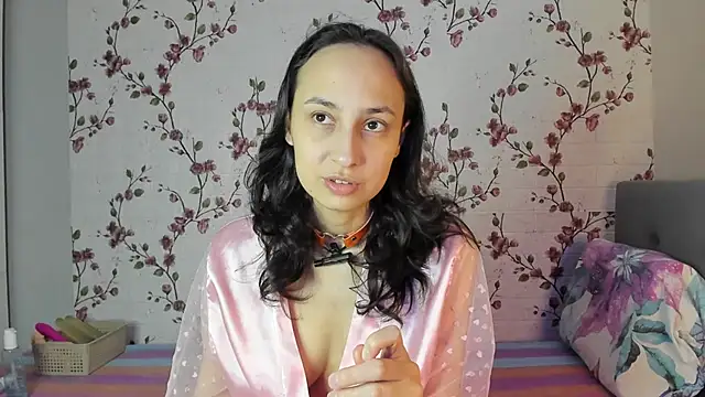 Snapshot of Alisagold90 chatting on November 22, 8:46 am Alisagold90 online show from November 22, 8:46 am