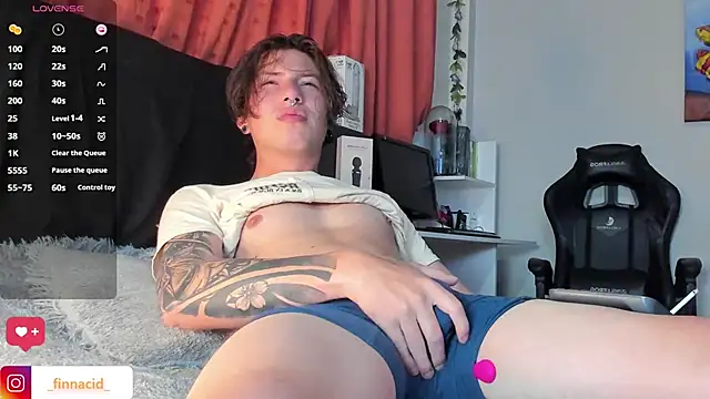 Snapshot of Green_acid01 chatting on January 29, 7:53 pm Green acid01 online show from January 29, 7:53 pm