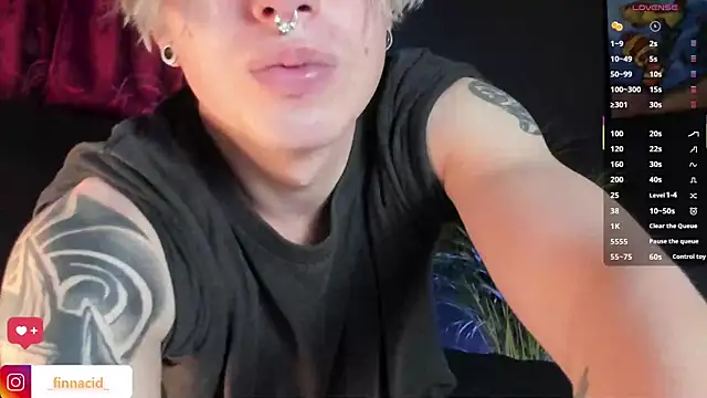 Snapshot of Green_acid01 chatting on March 13, 6:34 pm Green acid01 online show from March 13, 6:34 pm