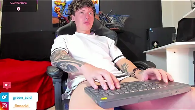 Snapshot of Green_acid01 chatting on September 18, 7:05 pm Green acid01 online show from September 18, 7:05 pm