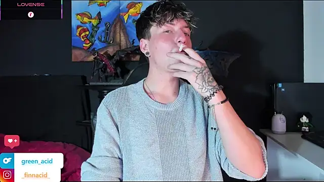 Snapshot of Green_acid01 chatting on October 21, 7:25 pm Green acid01 online show from October 21, 7:25 pm