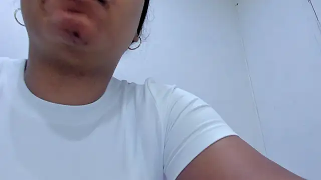 Snapshot of Cholatin chatting on June 20, 11:57 am Cholatin online show from June 20, 11:57 am