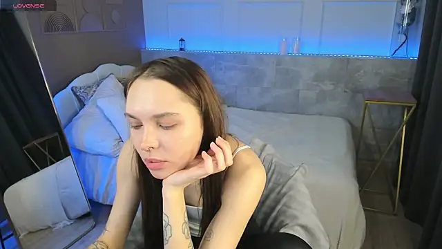 ChloeSunny online show from April 26, 9:01 pm