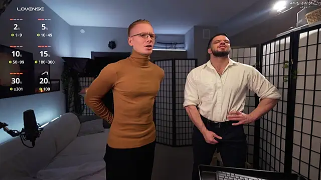 Snapshot of enjoy_me chatting on October 1, 4:35 pm enjoy me online show from October 1, 4:35 pm