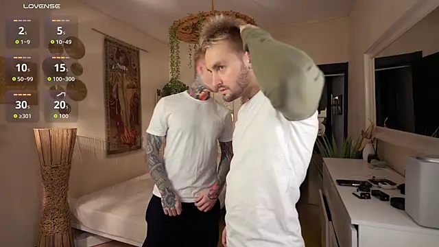 Snapshot of enjoy_me chatting on October 7, 5:21 pm enjoy me online show from October 7, 5:21 pm