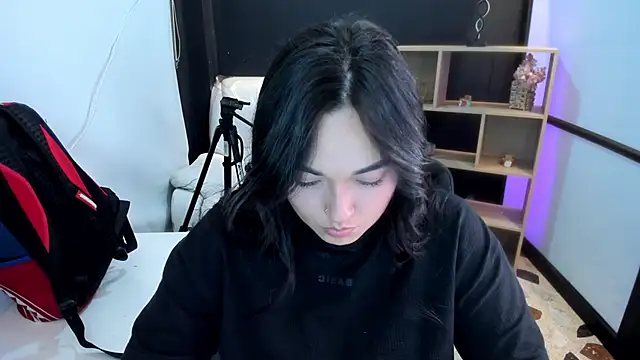 Snapshot of CelesteBrucee chatting on December 19, 1:07 am CelesteBrucee online show from December 19, 1:07 am