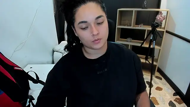 Snapshot of CelesteBrucee chatting on December 19, 10:24 am CelesteBrucee online show from December 19, 10:24 am