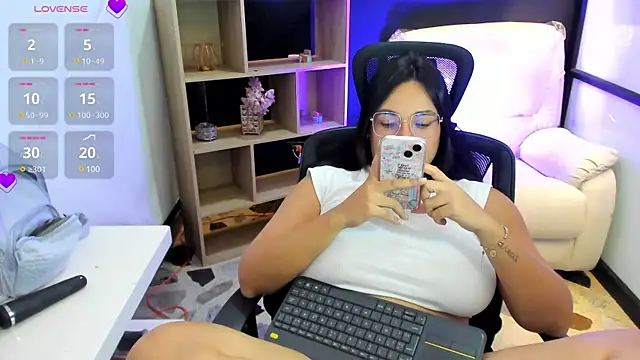 Snapshot of CelesteBrucee chatting on January 14, 11:58 pm CelesteBrucee online show from January 14, 11:58 pm