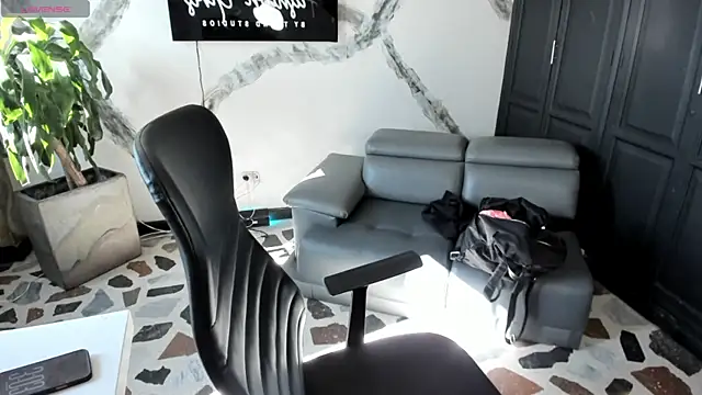 Snapshot of CelesteBrucee chatting on December 1, 8:03 pm CelesteBrucee online show from December 1, 8:03 pm