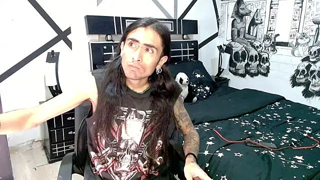 Snapshot of daimon_rockkk chatting on January 15, 3:33 am daimon rockkk online show from January 15, 3:33 am