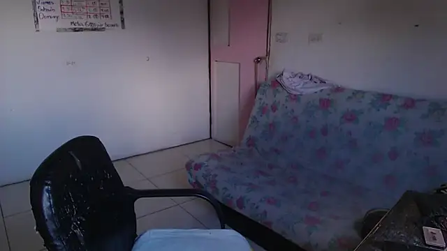 girl milk2 online show from November 4, 3:00 pm