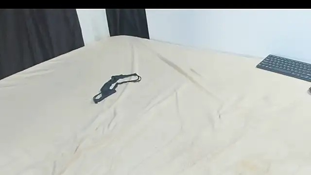 Yummy squirter online show from March 16, 11:04 pm