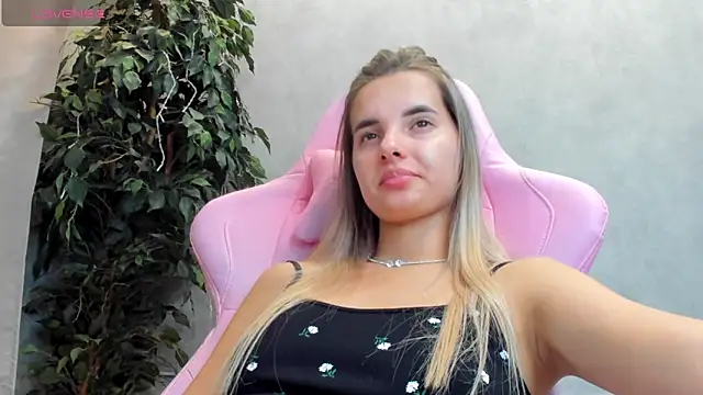 Donna Evans online show from March 18, 4:48 pm