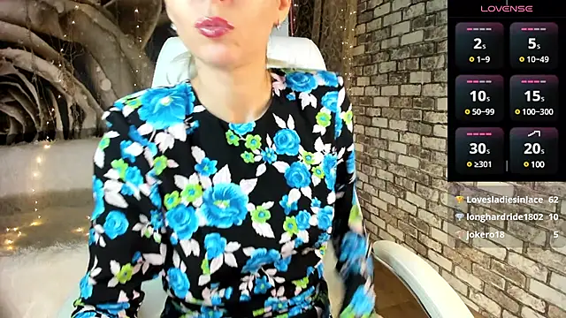 Snapshot of Eva_Melow chatting on December 21, 10:51 pm Eva Melow online show from December 21, 10:51 pm