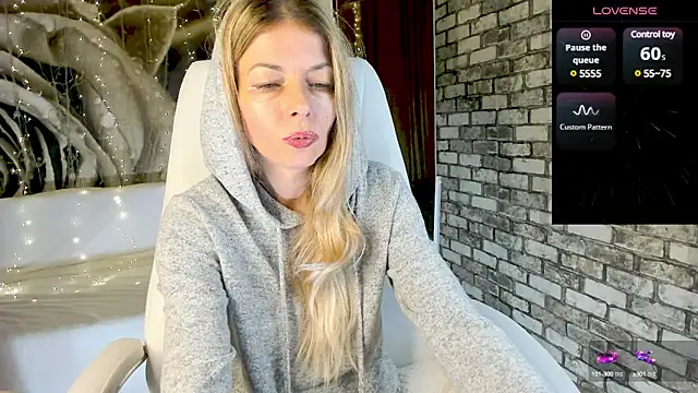 Snapshot of Eva_Melow chatting on February 21, 7:54 pm Eva Melow online show from February 21, 7:54 pm