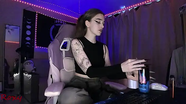 Snapshot of wet_dream_ chatting on February 9, 8:18 am wet dream online show from February 9, 8:18 am