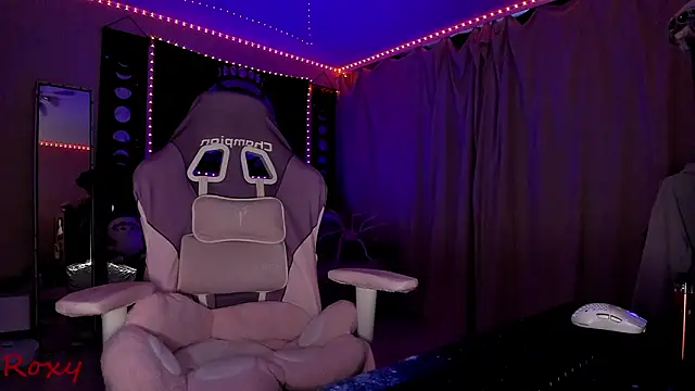 Snapshot of wet_dream_ chatting on March 6, 11:28 am wet dream online show from March 6, 11:28 am