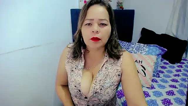 isabella hotx10 online show from December 13, 12:42 am