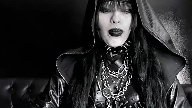 XXIOUX online show from April 29, 6:25 pm