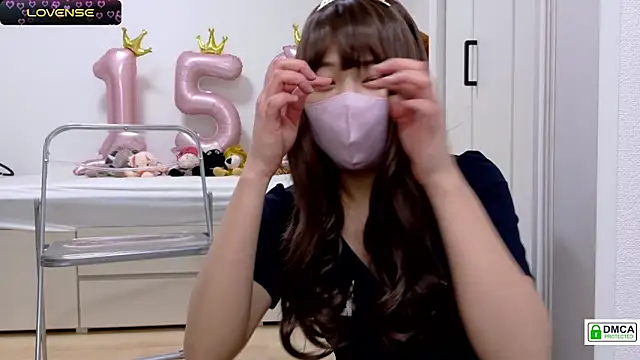 Snapshot of SUZU_ chatting on February 23, 12:05 pm SUZU online show from February 23, 12:05 pm