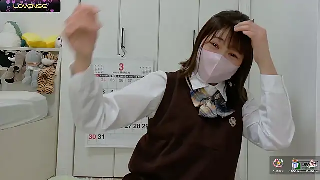 Snapshot of SUZU_ chatting on March 12, 4:08 am SUZU online show from March 12, 4:08 am