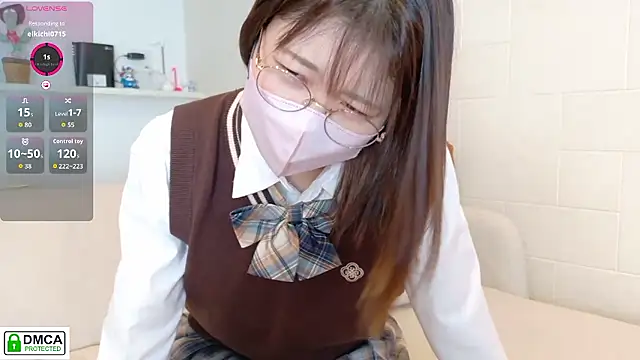 Snapshot of SUZU_ chatting on October 8, 3:15 am SUZU online show from October 8, 3:15 am