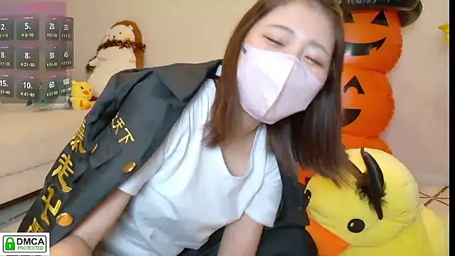 Snapshot of SUZU_ chatting on October 31, 1:12 pm SUZU online show from October 31, 1:12 pm