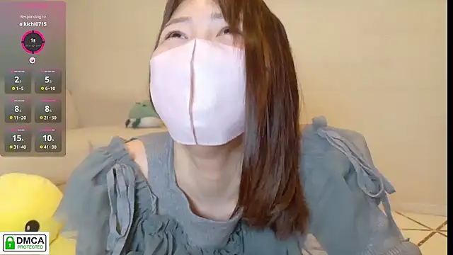 Snapshot of SUZU_ chatting on November 1, 12:07 pm SUZU online show from November 1, 12:07 pm