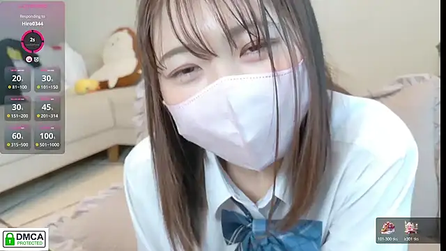 Snapshot of SUZU_ chatting on November 12, 12:11 am SUZU online show from November 12, 12:11 am