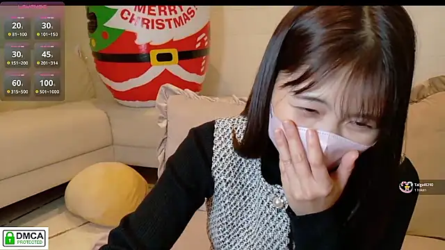 Snapshot of SUZU_ chatting on December 14, 1:05 pm SUZU online show from December 14, 1:05 pm