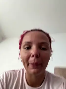 Snapshot of CelesteBailey chatting on June 28, 7:25 am CelesteBailey online show from June 28, 7:25 am