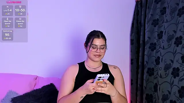 Snapshot of veronica185 chatting on July 23, 3:59 am veronica185 online show from July 23, 3:59 am