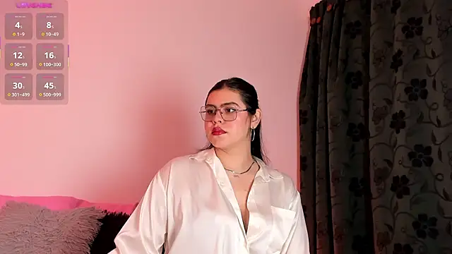 Snapshot of veronica185 chatting on August 5, 1:19 am veronica185 online show from August 5, 1:19 am
